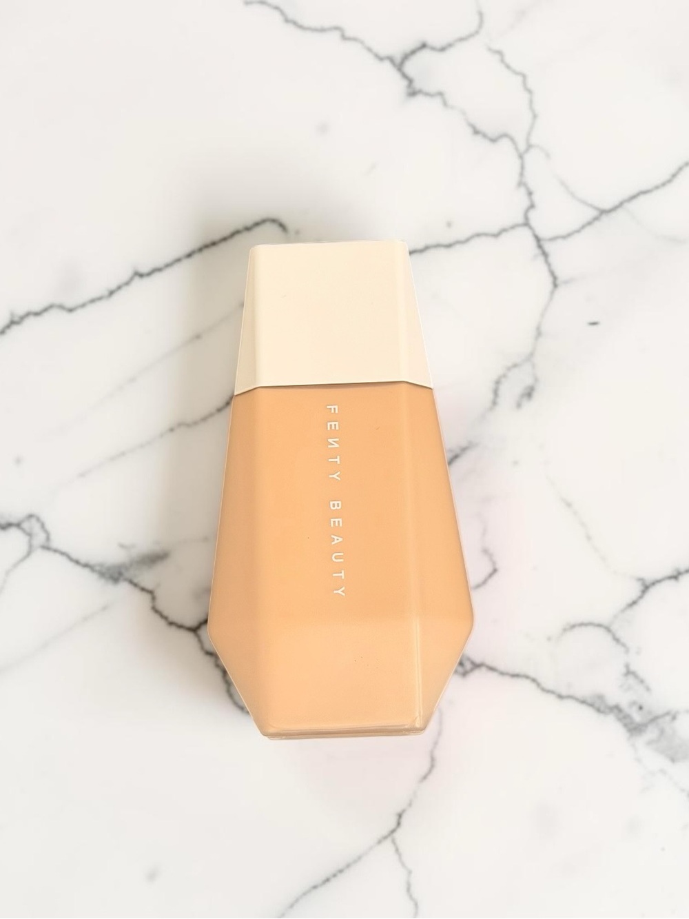 Fenty Beauty Eaze Drop Lightweight Blurring Skin Tint - 8